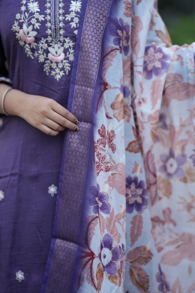 Purple Embroidery Kurta Set With Chanderi Silk Digital Duppata - Image 5