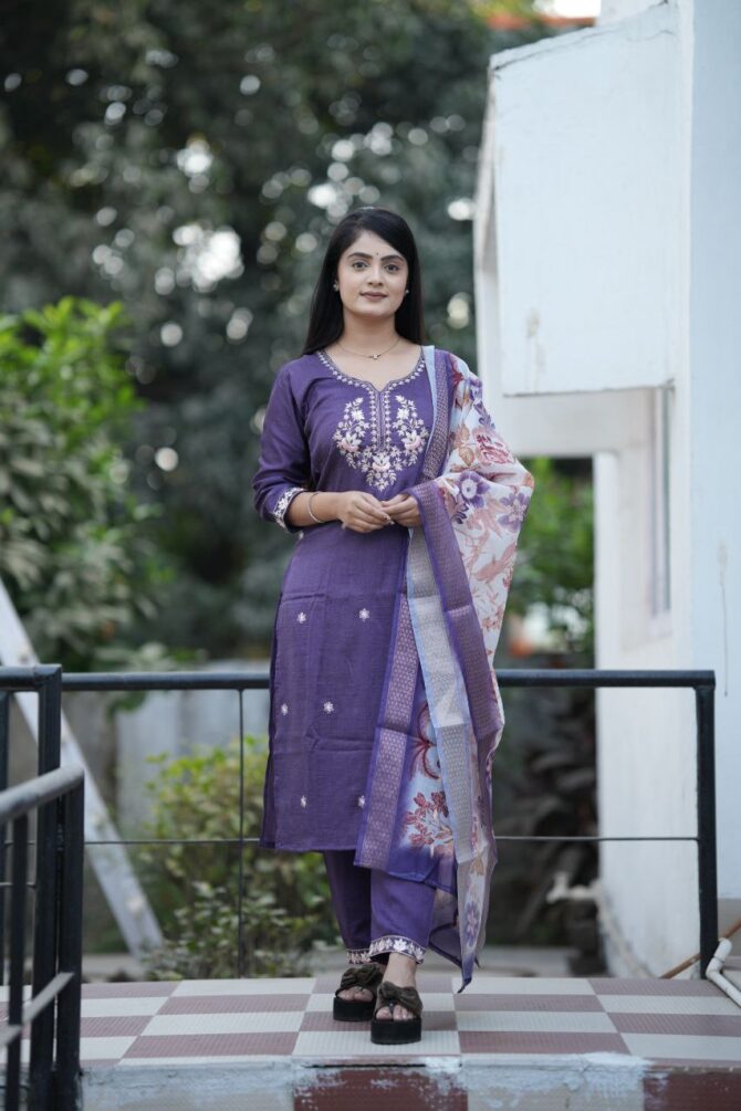 Purple Embroidery Kurta Set With Chanderi Silk Digital Duppata - Image 7