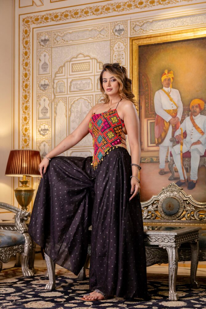 Pehnava Style Micro Cotton Mirror Stone Lace Border Top & Palazzo - Image 5