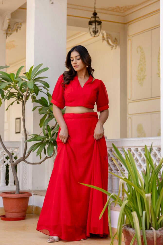 Pehnava Style Red Georgette Blouse Lehenga - Image 4