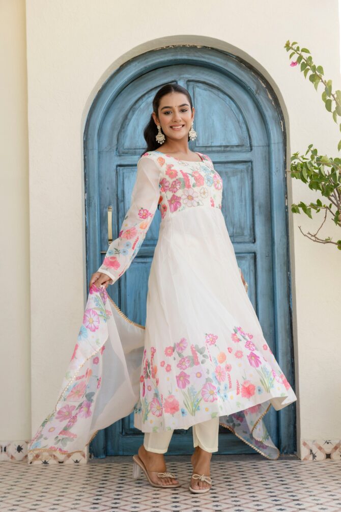 Pehnava Style Pure Soft Organza Silk Anarkali Pant & Dupatta - Image 5
