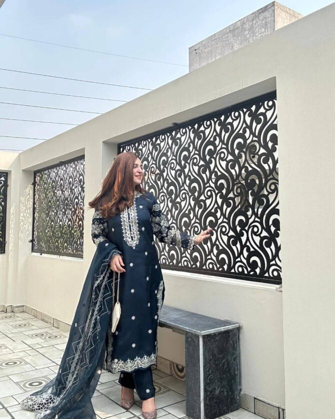 Pehnava Style Natural Crepe Embroidery Work Kurtie Pant with Duppatta - Image 3