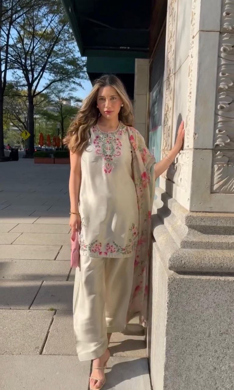 Pehnava Style Pure Natural Crepe With Embroidery Work Top Farashi Palazzo With Duppatta - Image 7