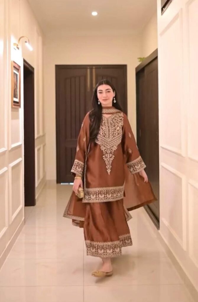 Pehnava Style Pure Chinon Silk With Embroidery Work Top Palazzo & Duppatta - Image 5