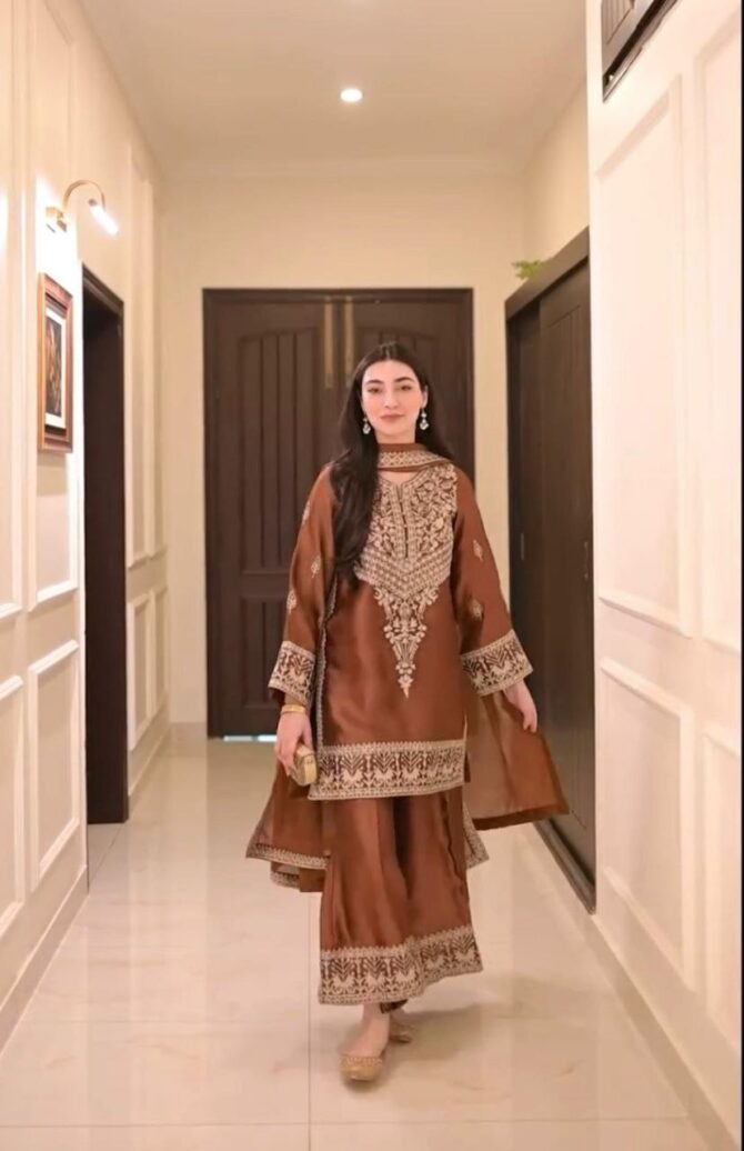 Pehnava Style Pure Chinon Silk With Embroidery Work Top Palazzo & Duppatta - Image 3
