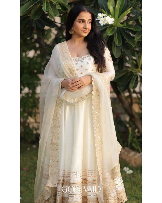 VIDHYA BALAN SPECIAL DESIGNER SEQUINS & ZARI EMBROIDERED ANARKALI GOWN IN HEAVY MUSLIN COTTON - Image 2