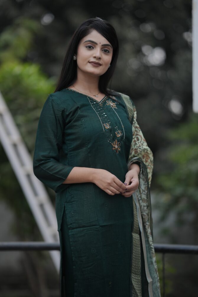 Green Embroidery Work Kurta Pant Set With Digital Duppatta - Image 3