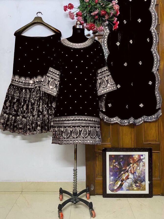 Black Embroidered Georgette Kurta With Palazzos & Dupatta - Image 4