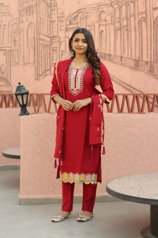 Rose  Gold Kurta Pant With Dupatta - Image 4