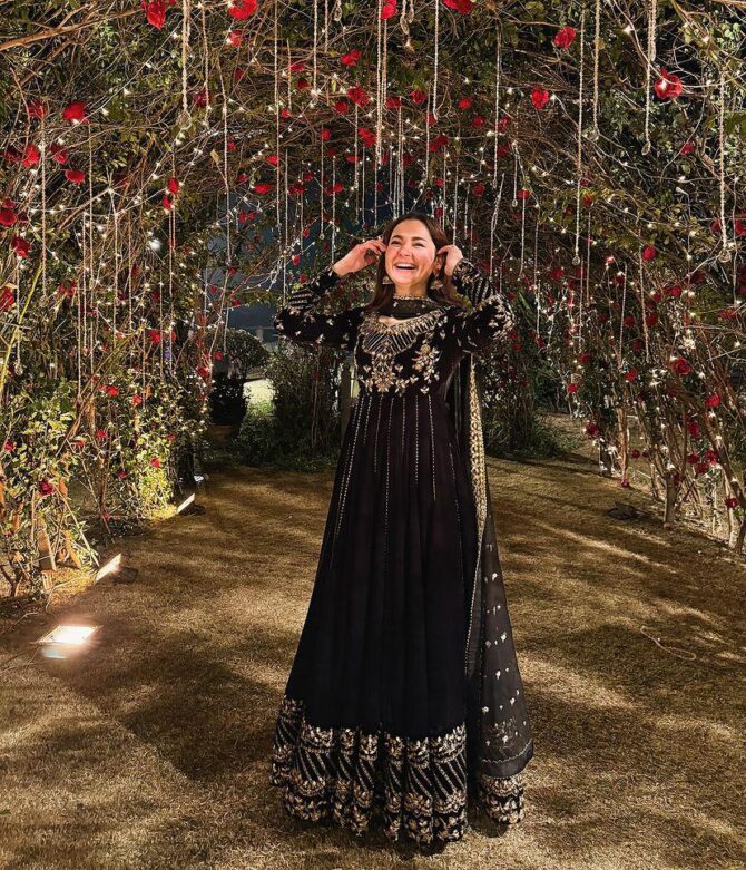 Hania Amir Pakistani Actress BEAUTIFUL BLACK COLOR LONG GOWN& DUPATTA SET WITH AMAZING SEQUINS EMBROIDERY WORK - Image 3