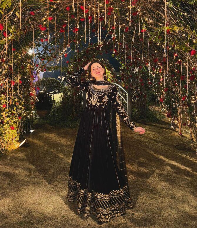 Hania Amir Pakistani Actress BEAUTIFUL BLACK COLOR LONG GOWN& DUPATTA SET WITH AMAZING SEQUINS EMBROIDERY WORK - Image 4