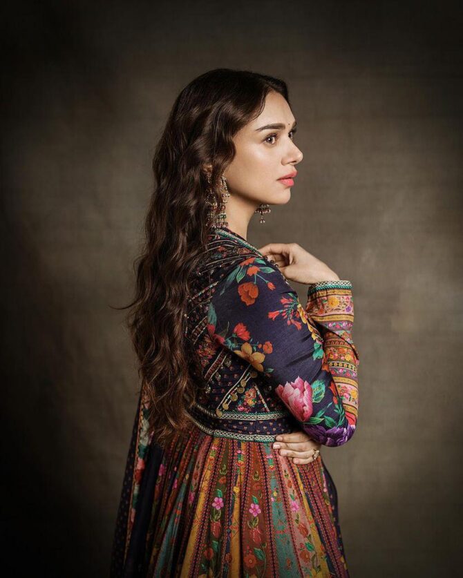 ADITIRAOHYDARI  FROM HEERAMANDI INSPIRED DESIGNER PRINTED GOWN - Image 8