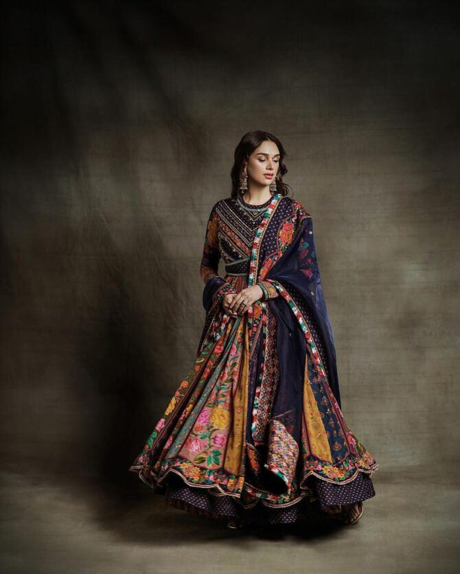 ADITIRAOHYDARI  FROM HEERAMANDI INSPIRED DESIGNER PRINTED GOWN - Image 10