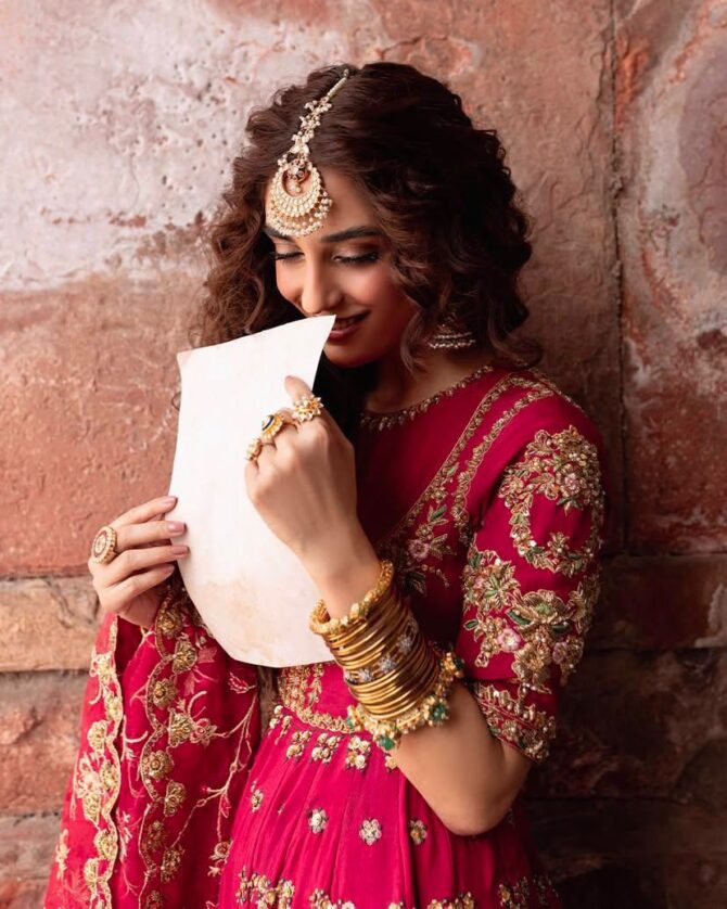 PRESENTING NEW ĐĚSIGNER ANARKALI GOWN WITH SEQUINS & ZARI &THREAD EMBROIDERY WORK WITH ELEGANT DUPATTA SET - Image 4