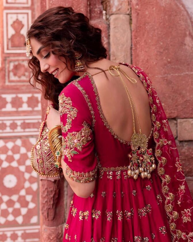 PRESENTING NEW ĐĚSIGNER ANARKALI GOWN WITH SEQUINS & ZARI &THREAD EMBROIDERY WORK WITH ELEGANT DUPATTA SET - Image 6