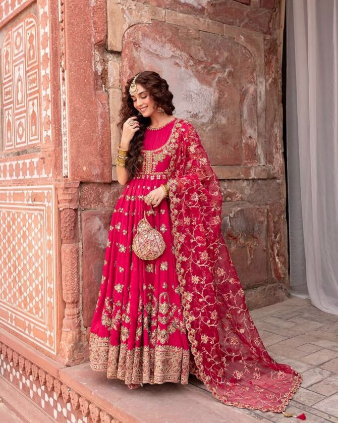 PRESENTING NEW ĐĚSIGNER ANARKALI GOWN WITH SEQUINS & ZARI &THREAD EMBROIDERY WORK WITH ELEGANT DUPATTA SET - Image 8