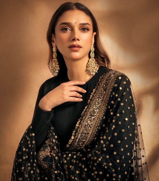PRESENTING NEW #SABYA-SACHI INSPIRED SEQUINS & ZARI EMBROIDERY WORK ANARKALI GOWN WITH PANT AND ELEGANT DUPATTA SET - Image 4