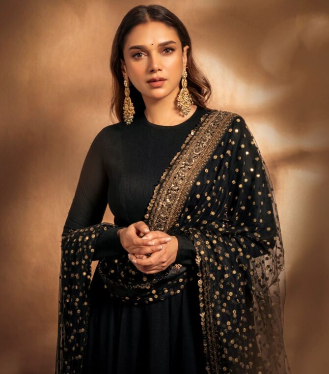 PRESENTING NEW #SABYA-SACHI INSPIRED SEQUINS & ZARI EMBROIDERY WORK ANARKALI GOWN WITH PANT AND ELEGANT DUPATTA SET - Image 6