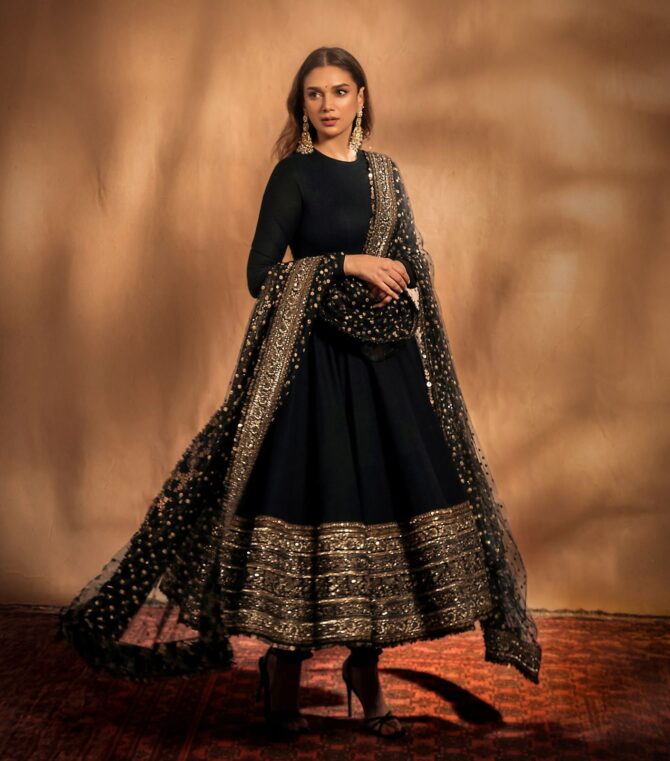 PRESENTING NEW #SABYA-SACHI INSPIRED SEQUINS & ZARI EMBROIDERY WORK ANARKALI GOWN WITH PANT AND ELEGANT DUPATTA SET